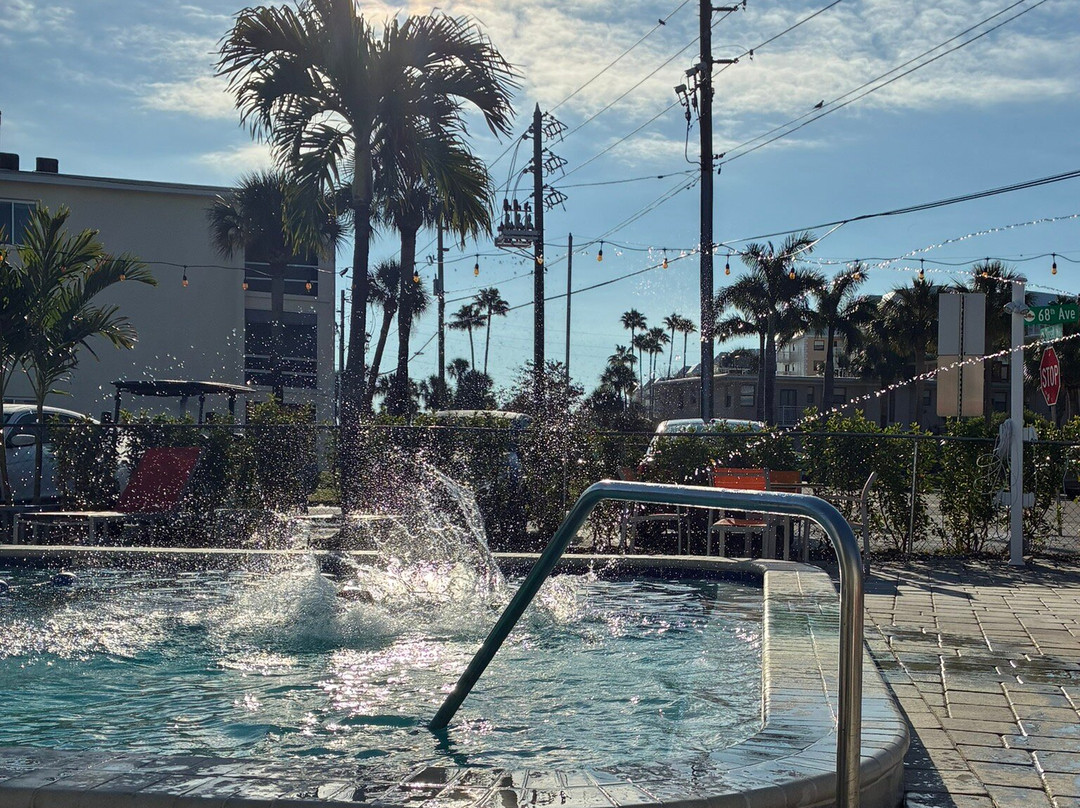 St. Pete Beach Suites主图