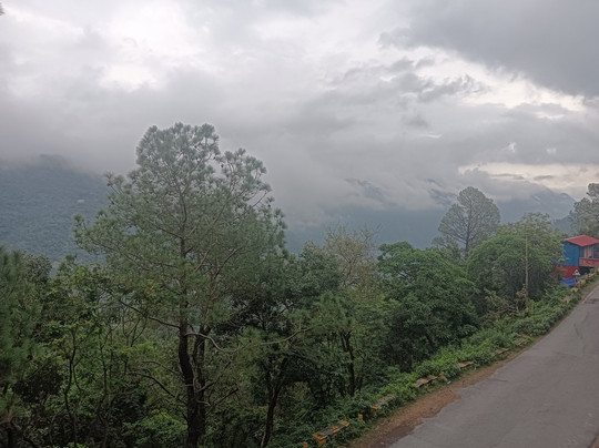 The Golden Sunrise Hotel主图