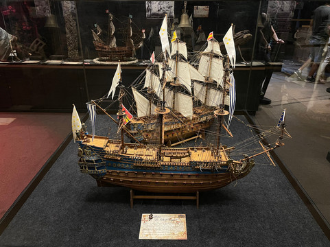 Aventura Pirata-康泊琉海水浴场必去景点