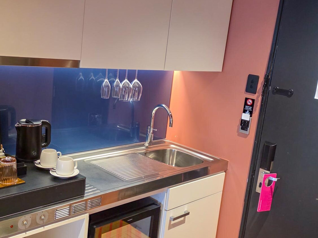 惠灵顿诺伊酒店主图