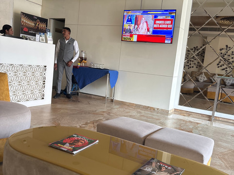 紫丁香酒店主图