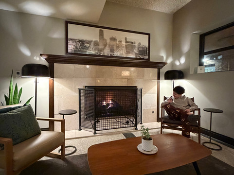 底特律大都市源宿酒店主图