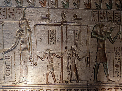 皇家山酒店主图