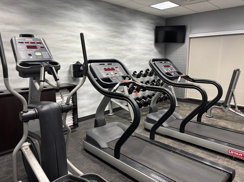 卡莱尔万枫套房酒店主图