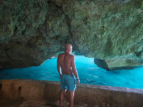 Joseph's Cave-West End必去景点