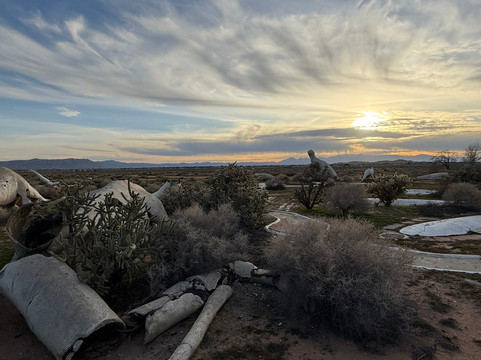 Concrete Dinosaurs Of Apple Valley, Ca-Apple Valley必去景点