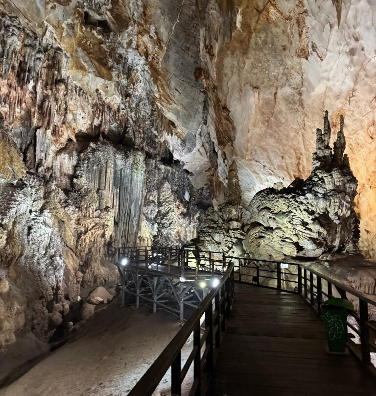 Paradise Cave-峰牙－己榜国家公园必去景点