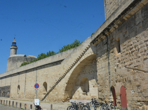 Tour de Constance-艾格莫尔特必去景点
