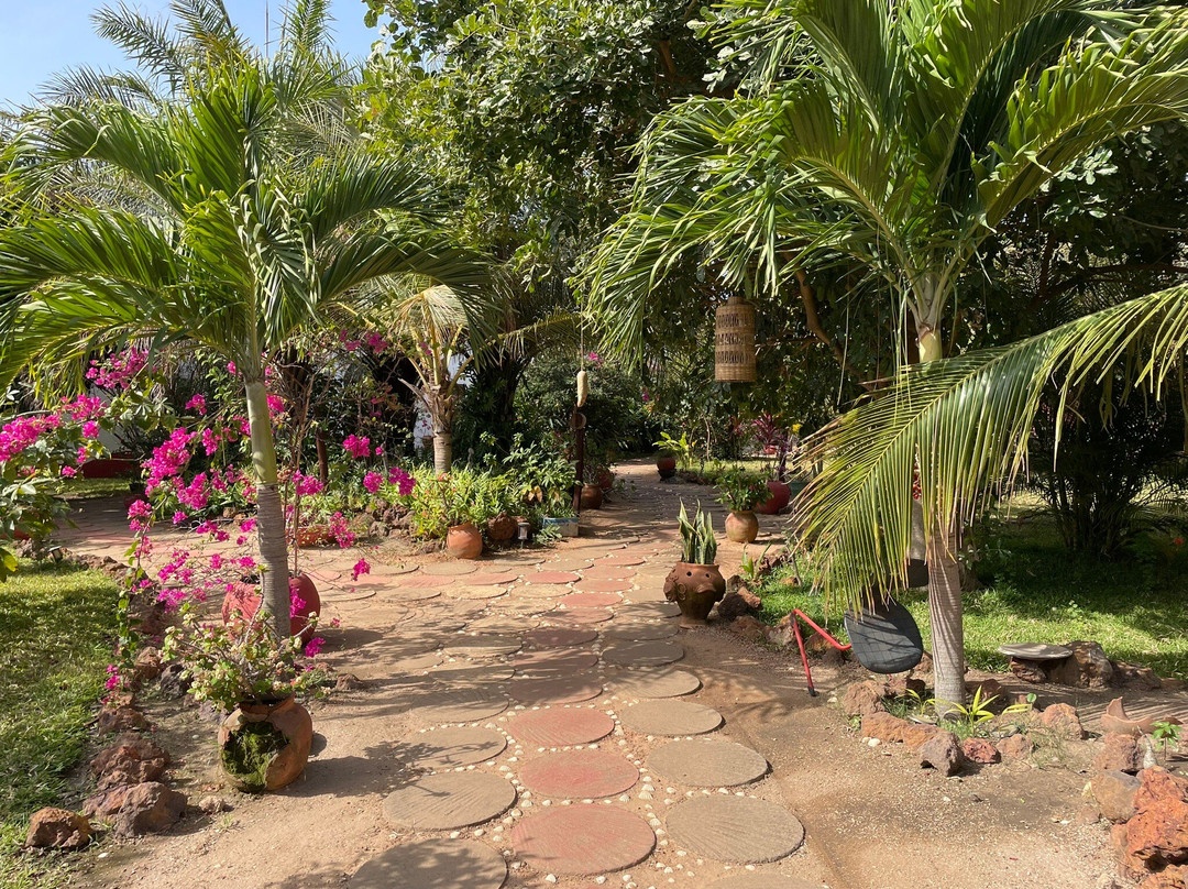 Batokunku酒店住宿-Mama Africa Art Residence