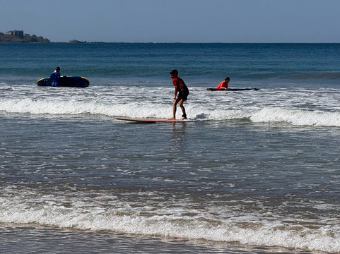 Surf & SUP Conchal-孔查沙滩必去景点