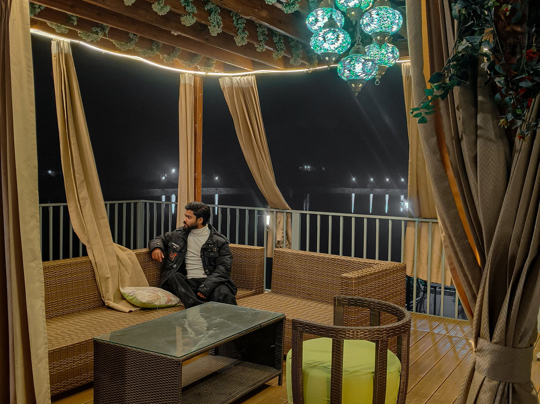 杰伊·克拉克斯异域风情酒店主图