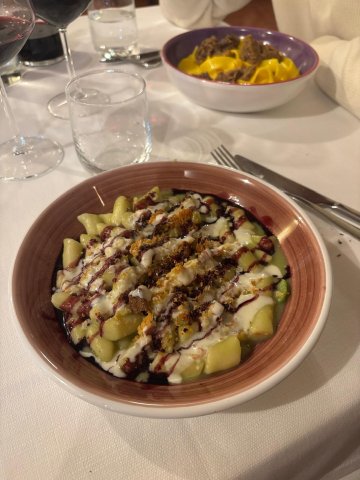 湖畔旅馆-旅行者