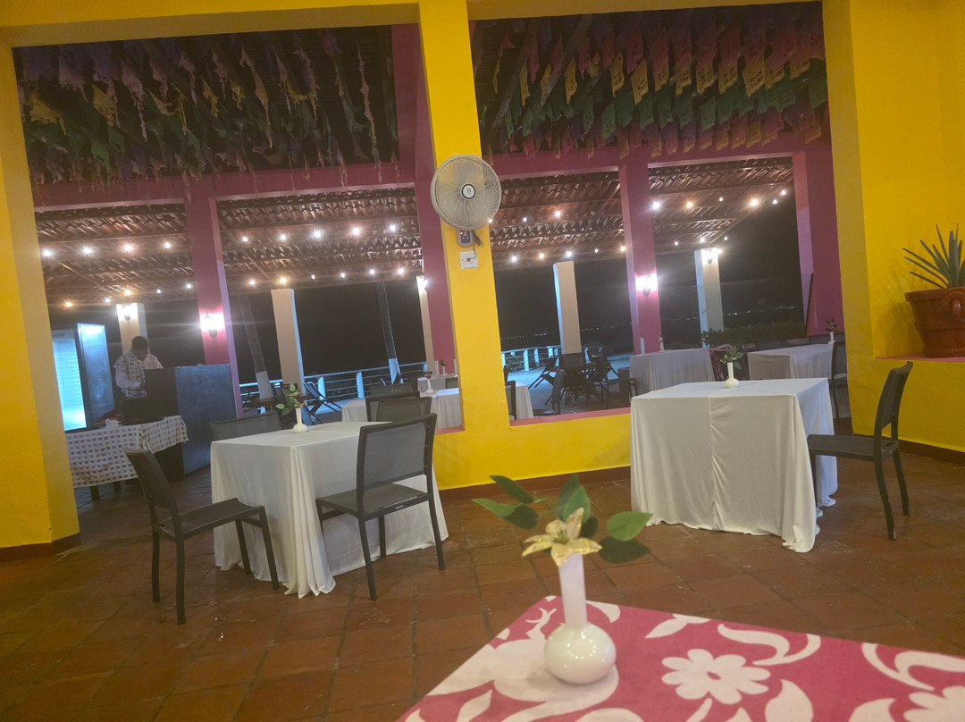 瓦雅塔桑巴全包酒店主图