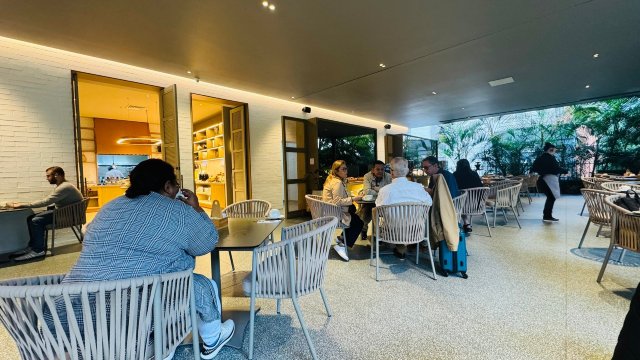 波夫拉多广场饭店-旅行者
