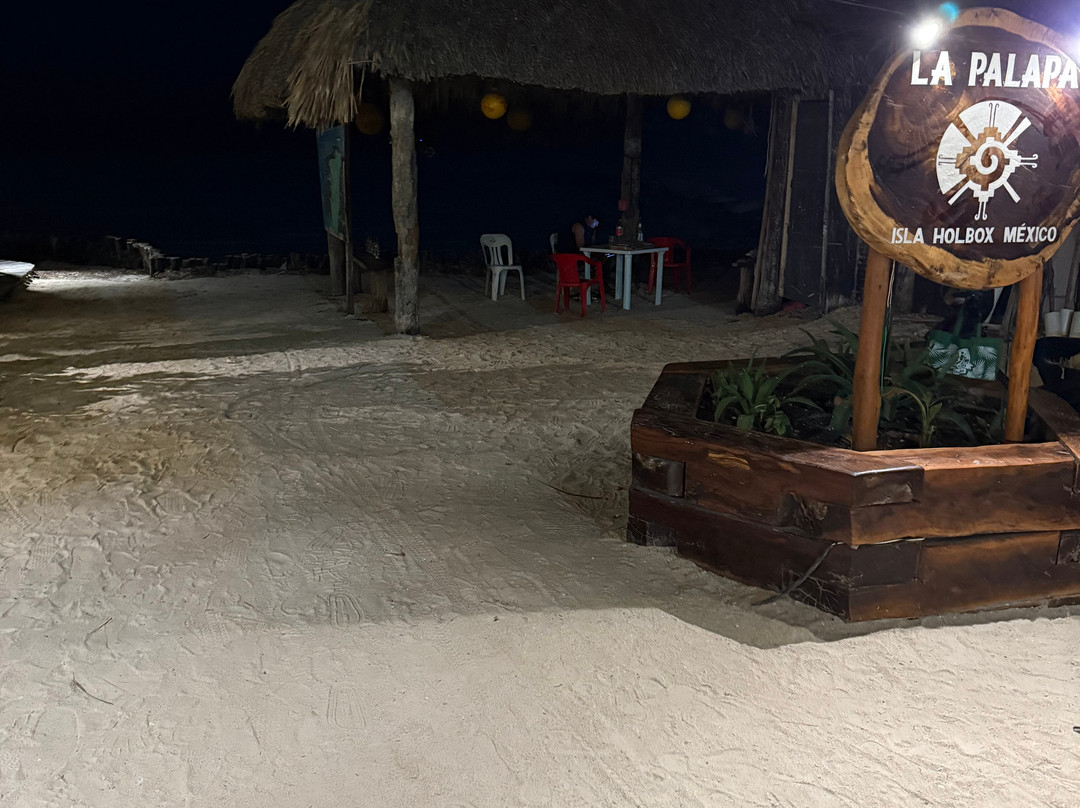 Beachfront Hotel La Palapa主图