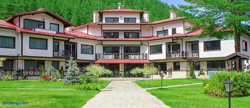 Everwood Hotel & Restaurant