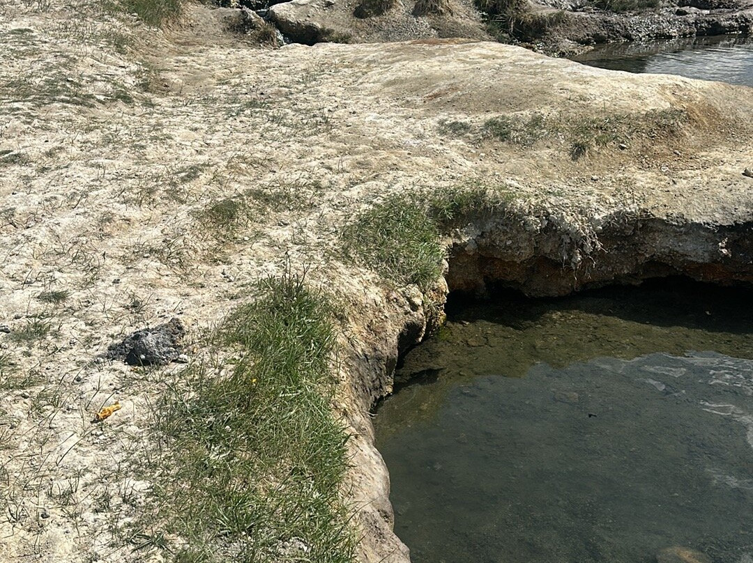Wild Willy's Hot Springs-马姆莫斯湖必去景点