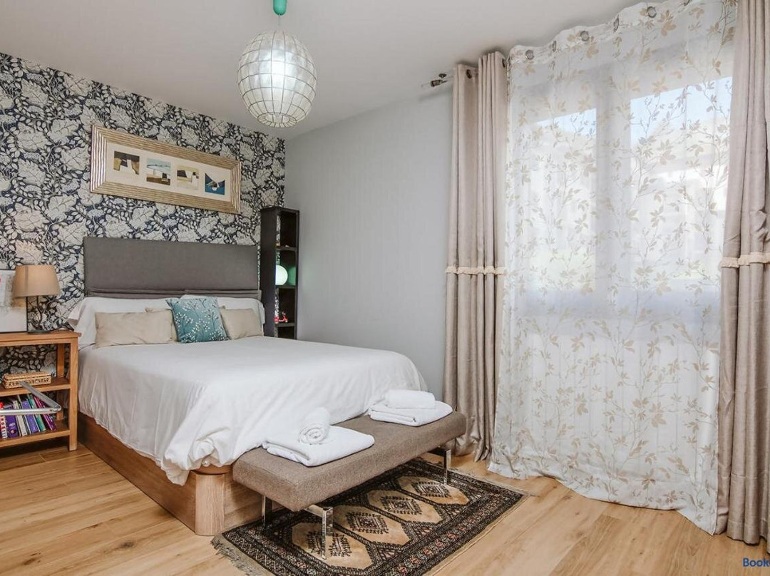 Rosana by Cardi Suites