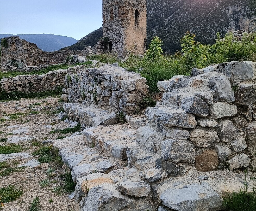 Santa Maria del Castell de Gósol-Gosol必去景点