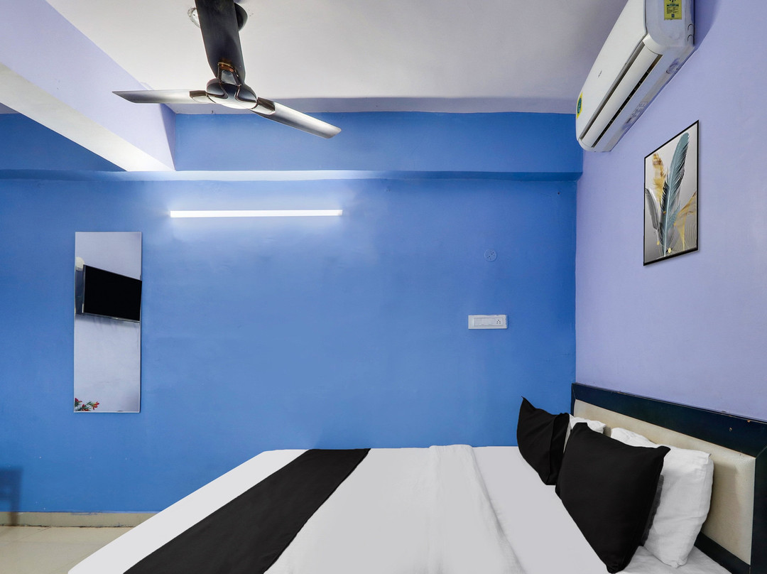 OYO Grand Hotel And Lodge
