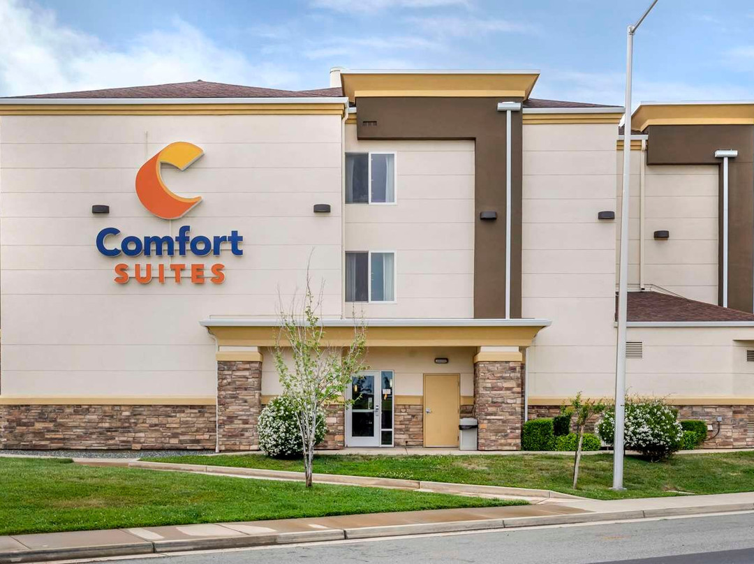 Lakehead酒店住宿-Comfort Suites Redding