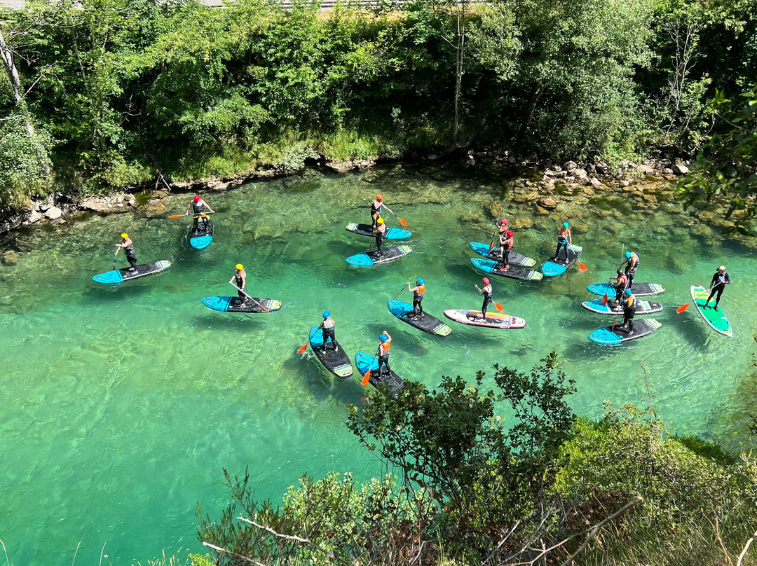 Escuela Asturiana de Surf-利亚内斯必去景点