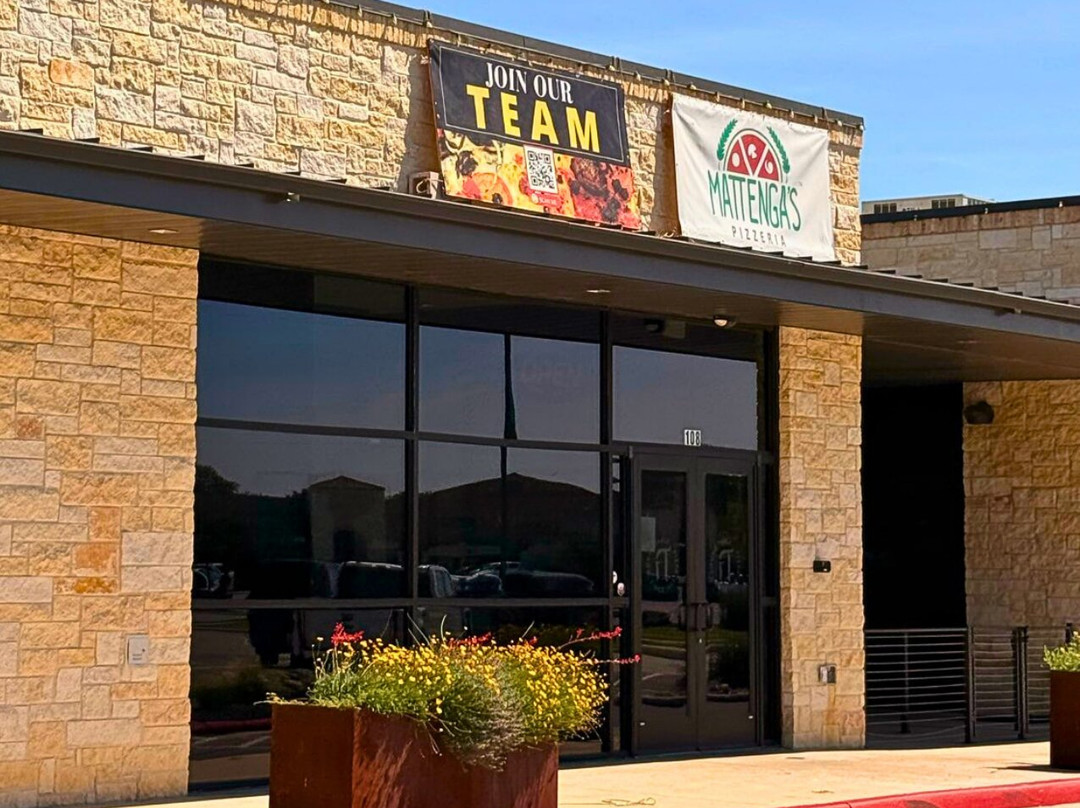 Mattenga's Pizzeria in New Braunfels Marketplace