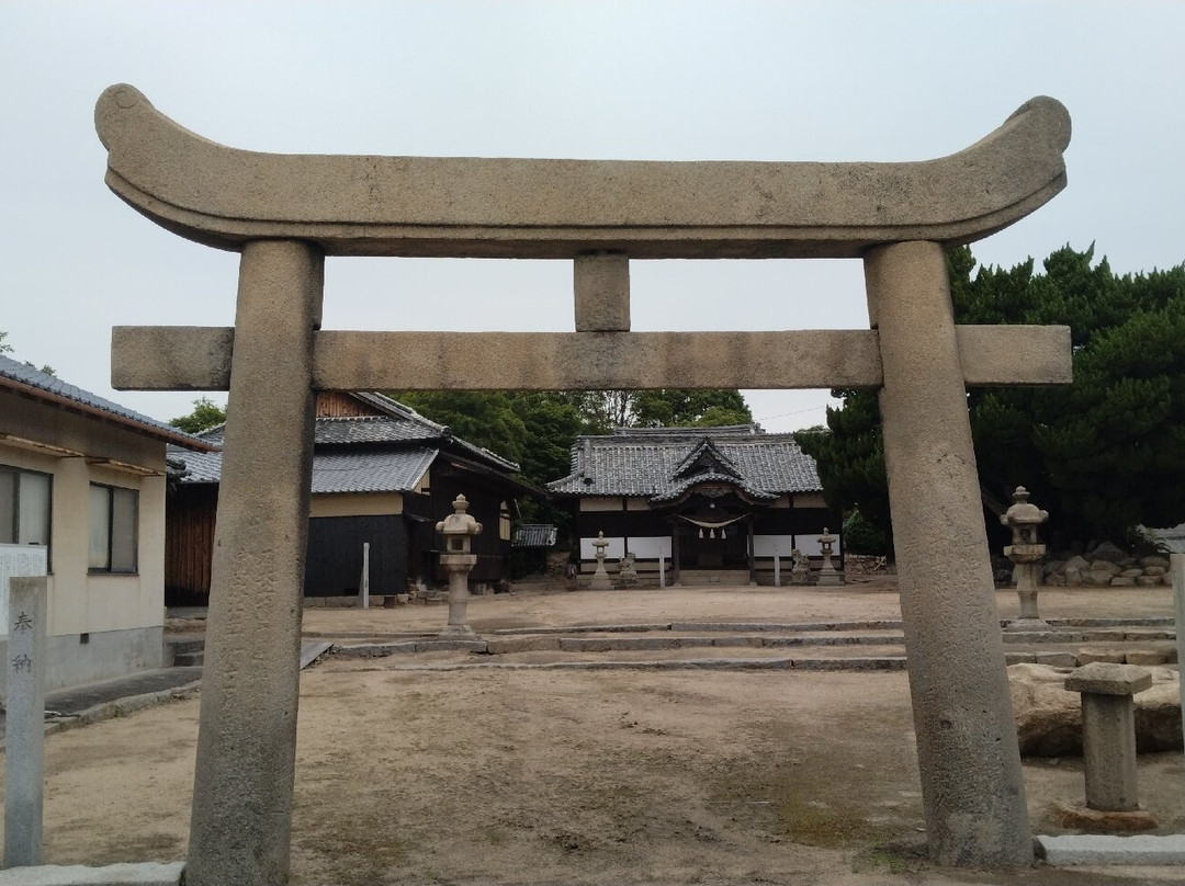 Kogarasu Shrine-丸龟市必去景点