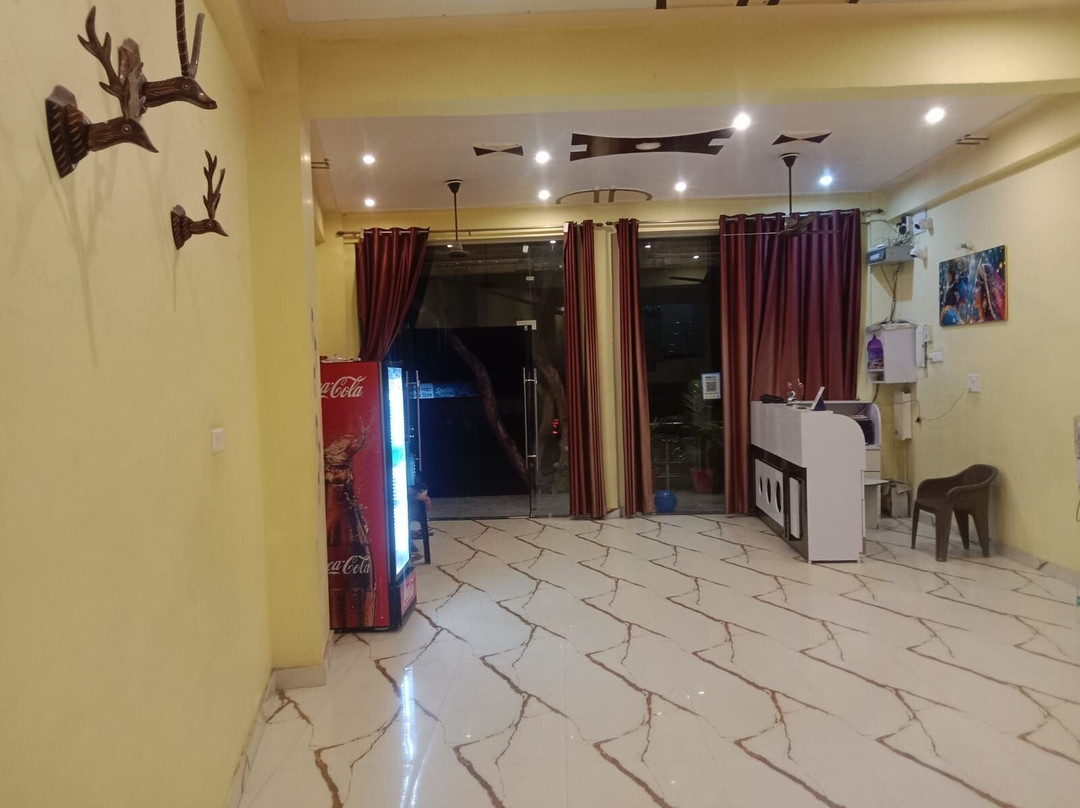 Hotel O Holiday Hotel & Restaurant