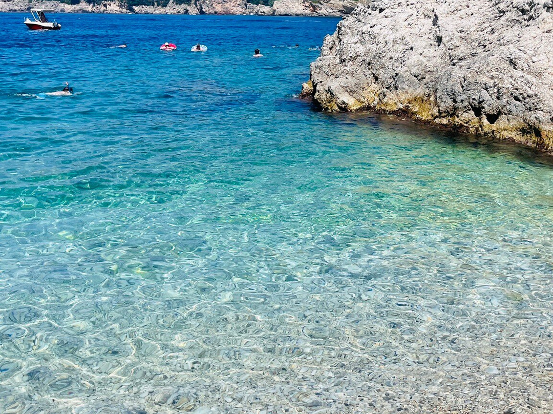 Rovinia Beach-Paleokastritsa必去景点
