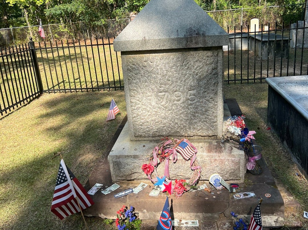 Francis Marion gravesite-Pineville必去景点