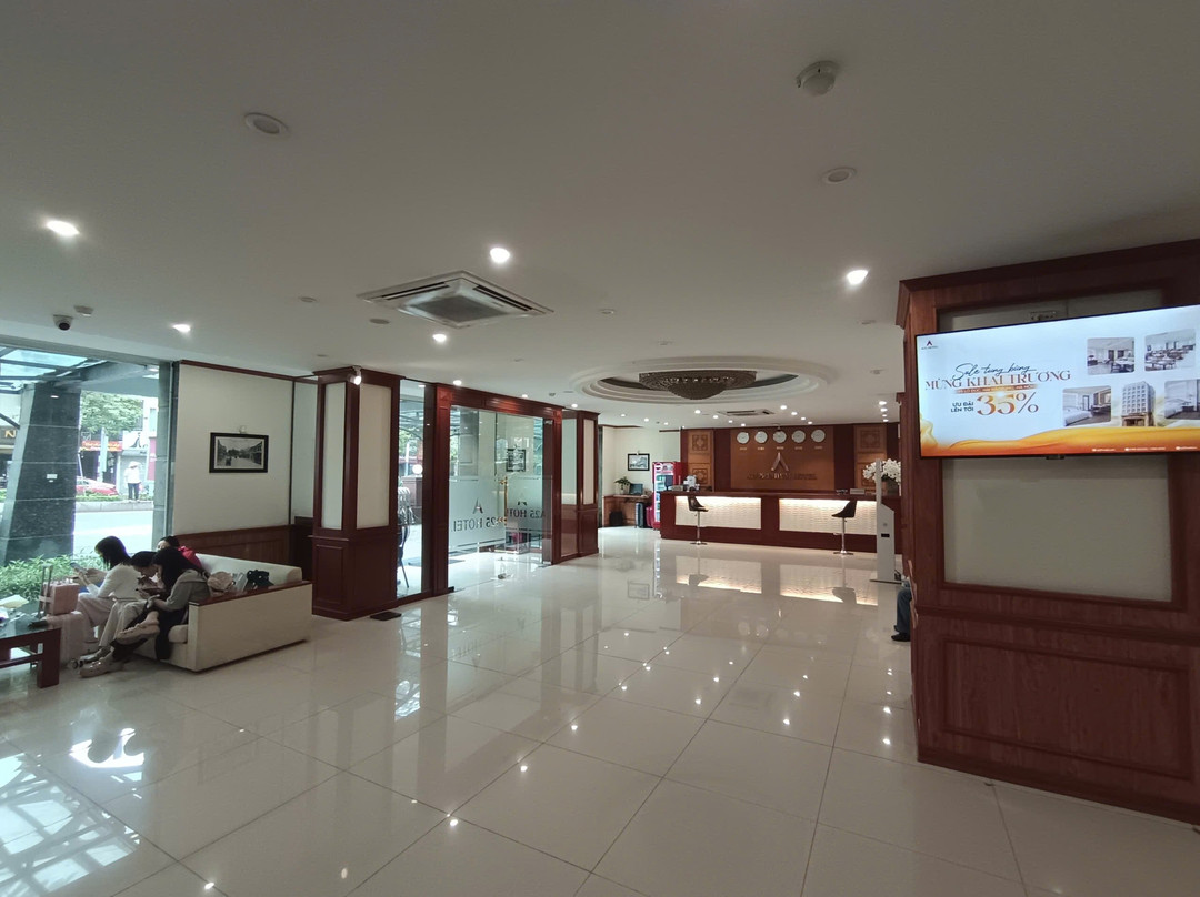 A25 Premium Hotel - 705 Lac Long Quan