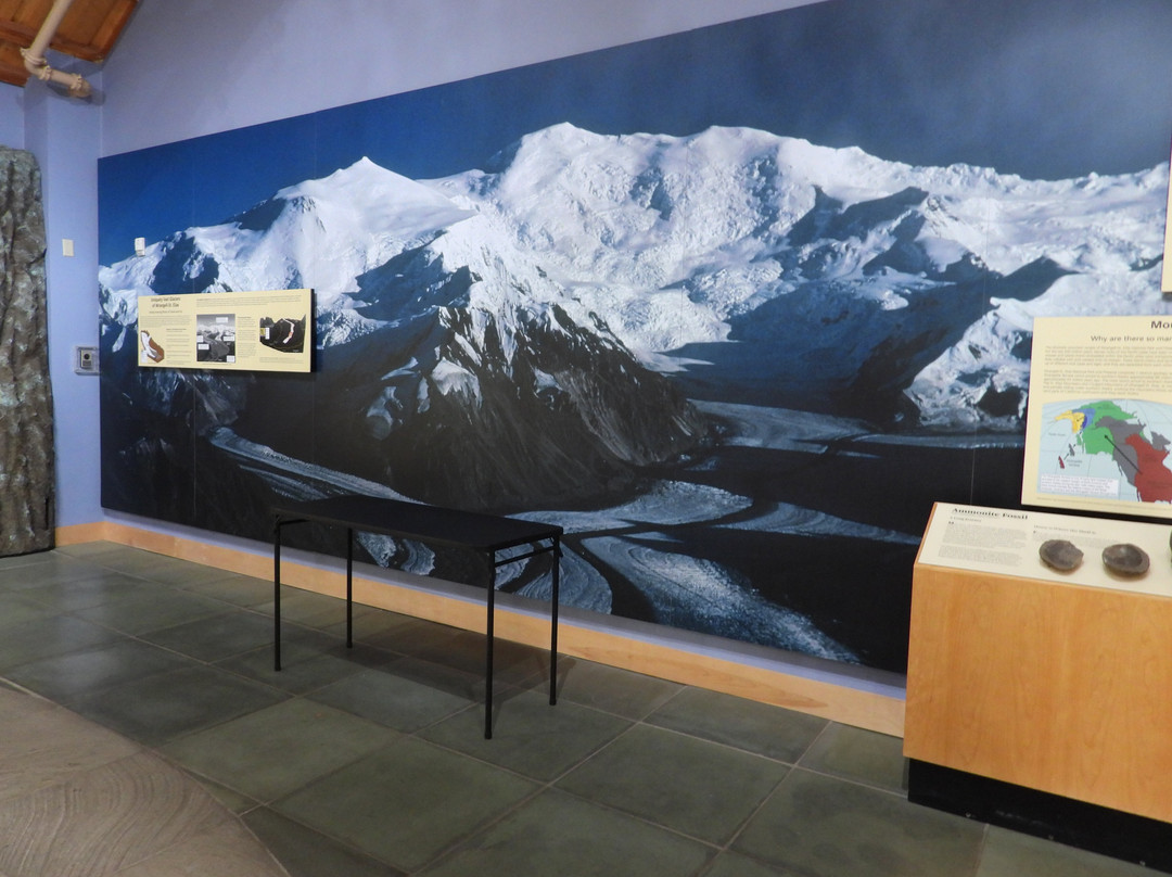 Wrangell-St. Elias National Park & Preserve Visitor Center-朗格－圣伊利亚斯国家公园暨保护区必去景点