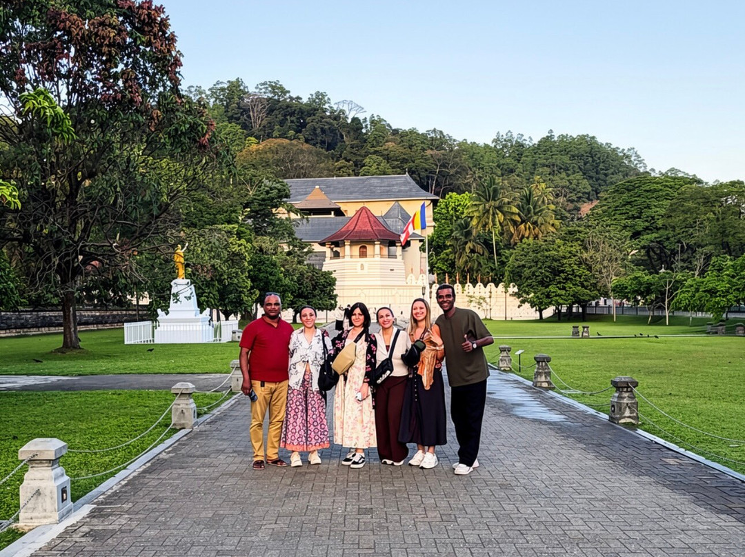 佛牙寺-康提必去景点