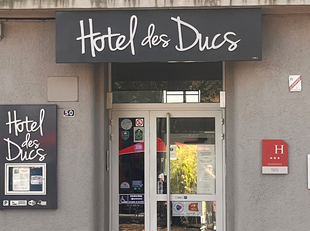 德杜克斯酒店主图