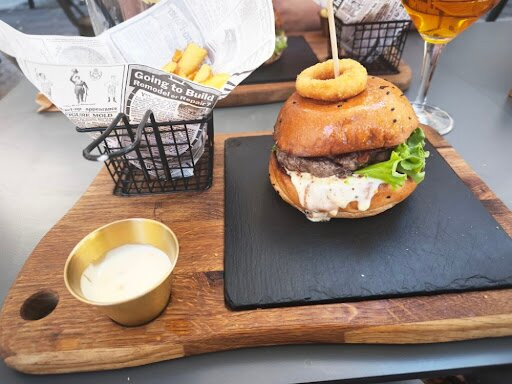 Rina Bistro