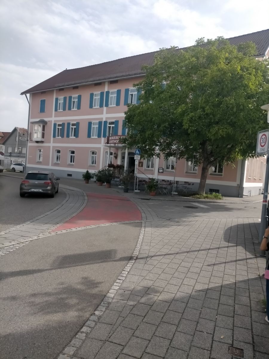 勃劳盖斯夫恩格尔酒店-旅行者