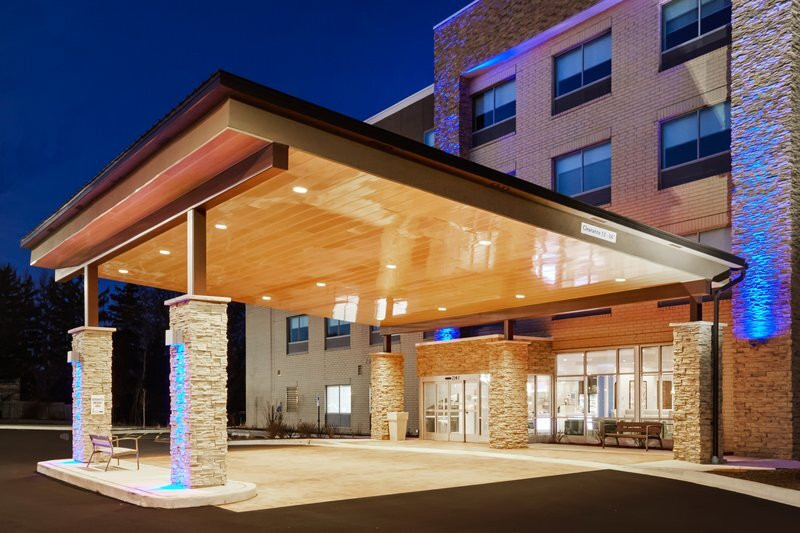 Morton Grove酒店住宿-Holiday Inn Express & Suites Chicago North Shore - Niles By IHG