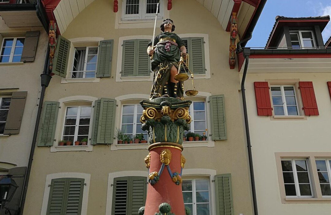 Gerechtigkeitsbrunnen-Aarau必去景点