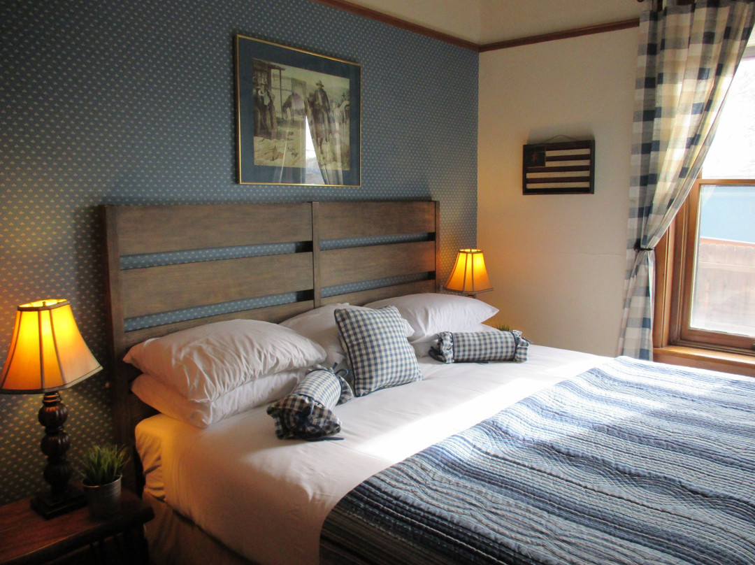 Iron Springs酒店住宿-Hotel Vendome