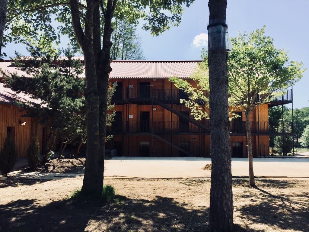 Le Barn-官方