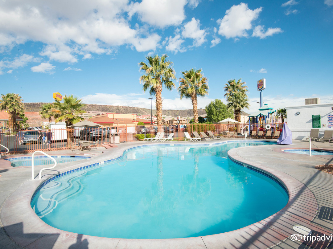 St. George Inn & Suites