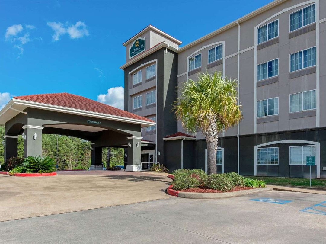 La Quinta Inn & Suites by Wyndham Leesville Ft. Polk主图