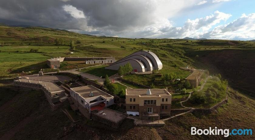 Baksı Konukevi by Anatolity Collection