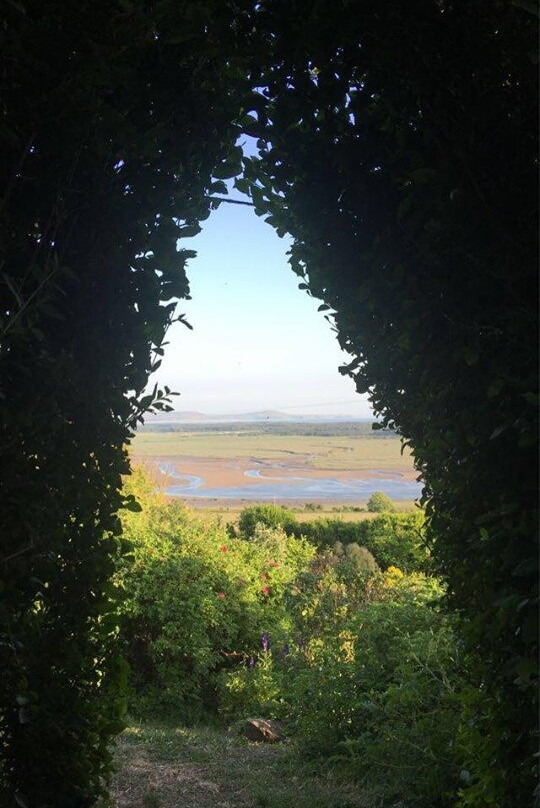 Memorial Garden Llansaint景点图片