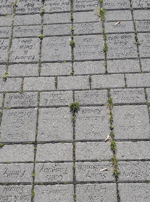 Welland Canal Memorial Monument-Welland必去景点