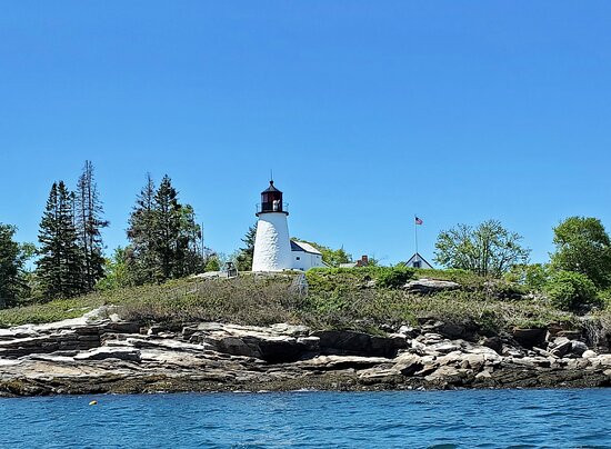 Burnt Island Lighthouse景点图片