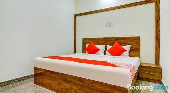 OYO 76423 Ashoka Hotel And Guest House