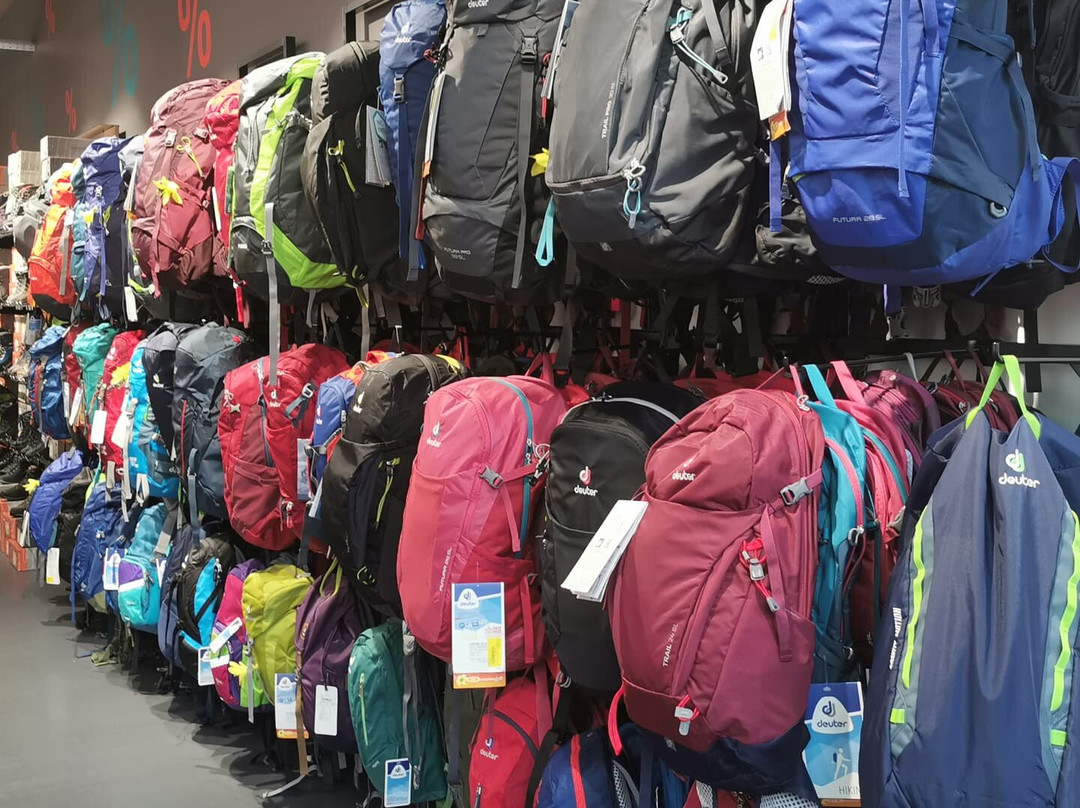 K&K Sports Outlet景点图片