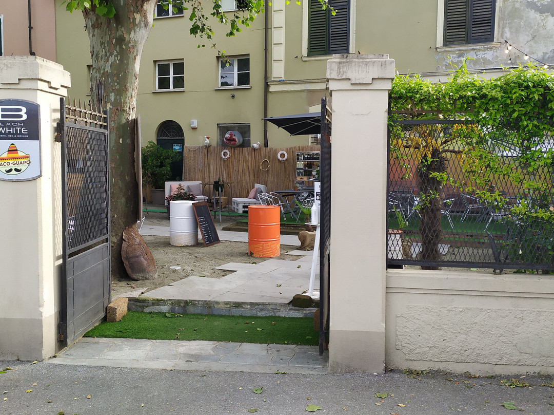 Beach White sushi & drinks